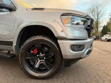 DODGE V8 AHK NAVI LONGBED OFFROAD ALCANTARA LIFT LED