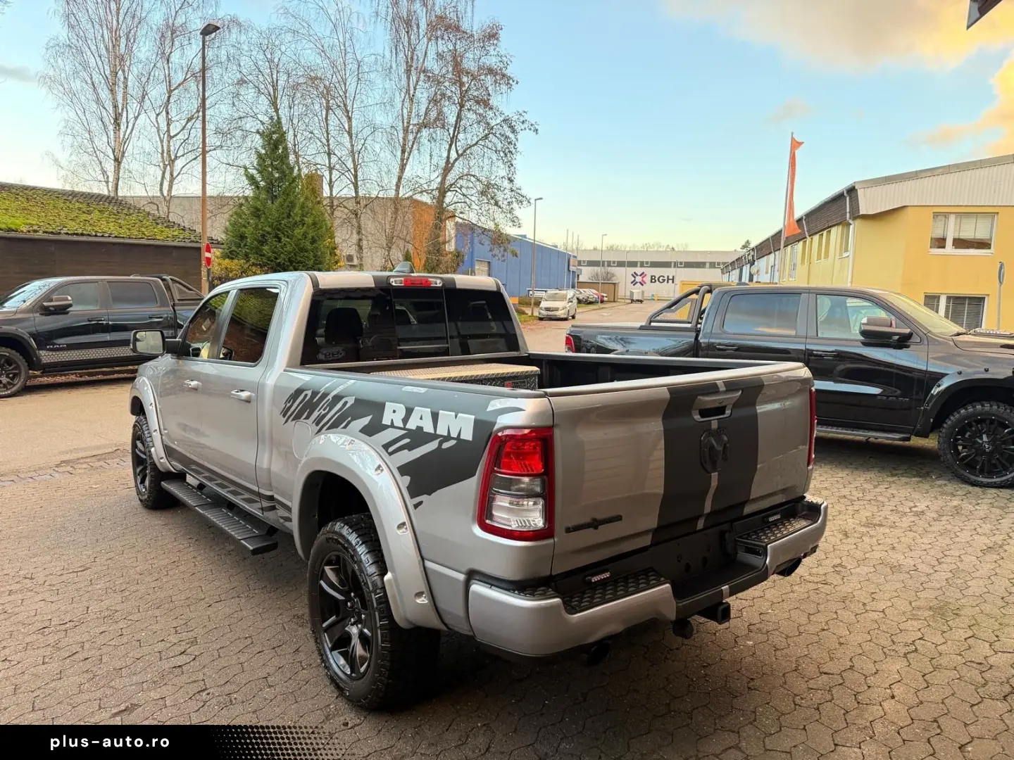 DODGE V8 AHK NAVI LONGBED OFFROAD ALCANTARA LIFT LED