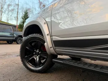 DODGE V8 AHK NAVI LONGBED OFFROAD ALCANTARA LIFT LED