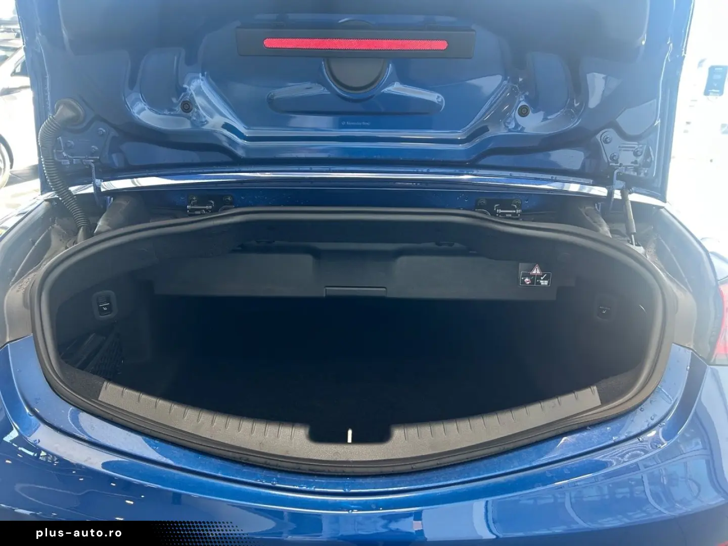 MERCEDES-BENZ CLE 200 Cabriolet AMG AHK Burmester Vollleder