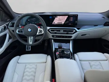 BMW M4 Competition Coupé M Drivers pack