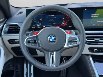 BMW M4 Competition Coupé M Drivers pack