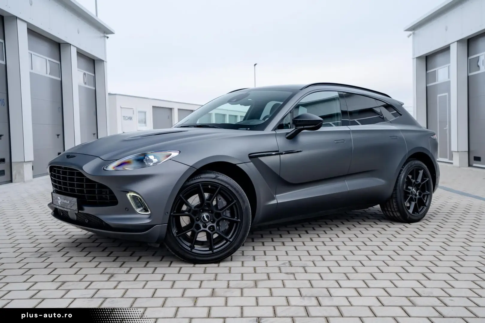 ASTON MARTIN DBX   Q by Aston   Satin Xenon Grey