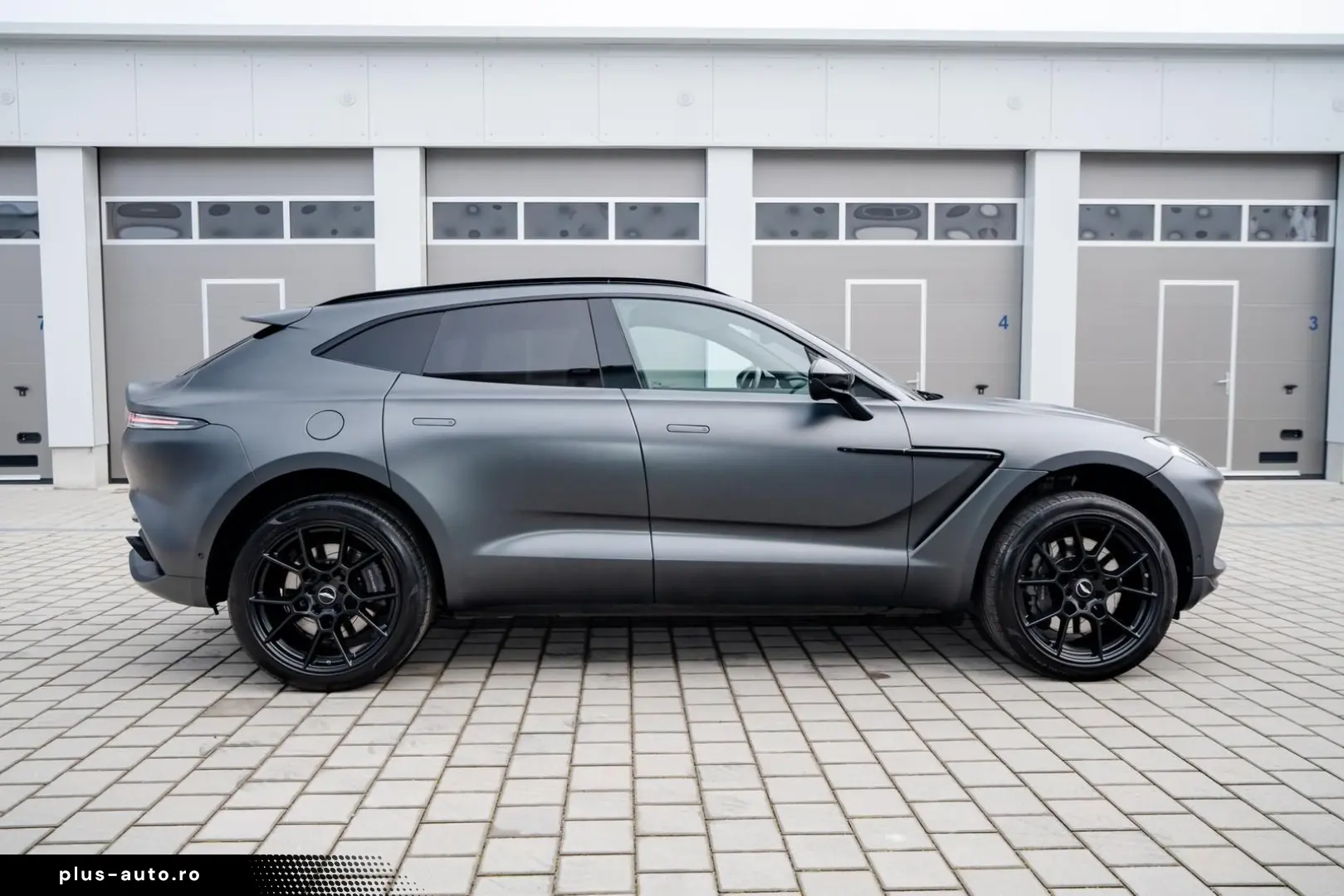 ASTON MARTIN DBX   Q by Aston   Satin Xenon Grey