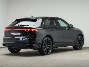 AUDI Q8 55 TFSI qu. 2 x S line black  HUD  Pano  AHK