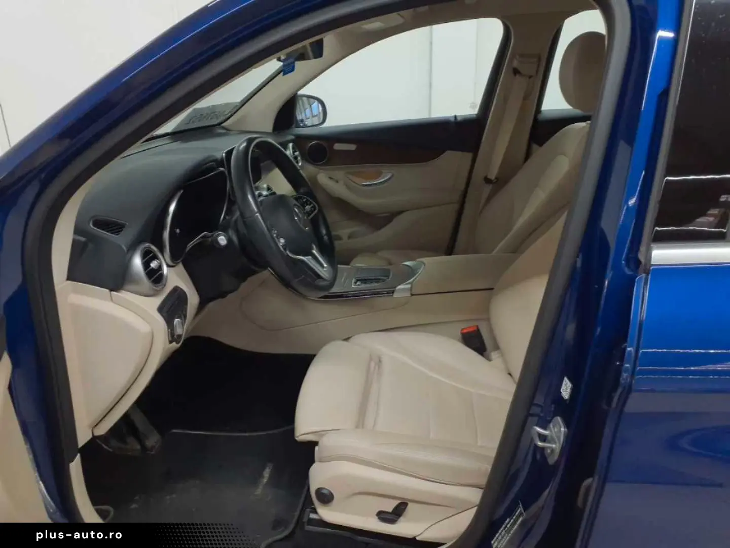 MERCEDES-BENZ GLC 200 4Matic 9G Navi Sthzg Leder
