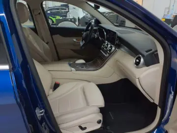 MERCEDES-BENZ GLC 200 4Matic 9G Navi Sthzg Leder