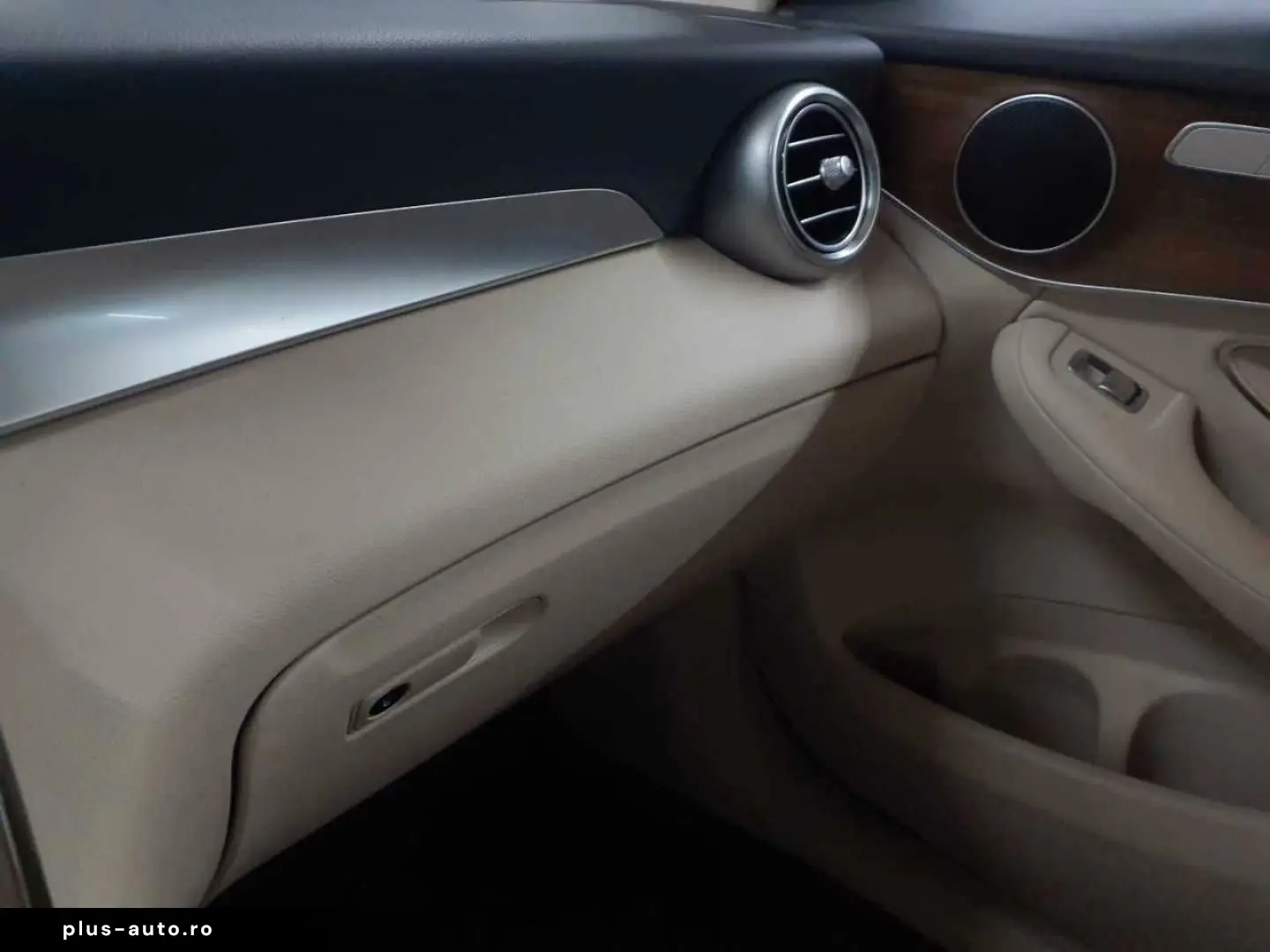 MERCEDES-BENZ GLC 200 4Matic 9G Navi Sthzg Leder