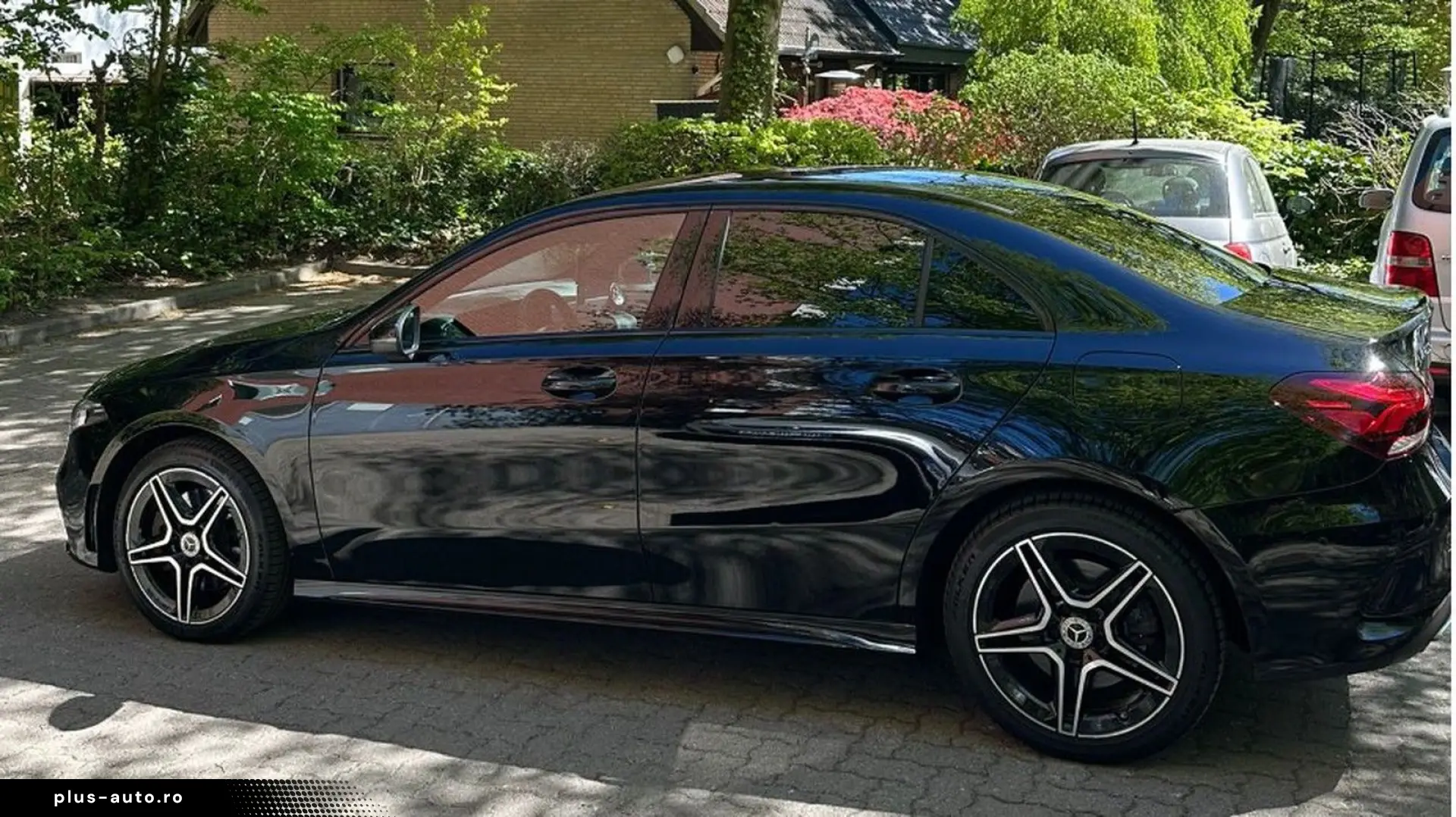 MERCEDES-BENZ A 250 e AMG-LINE NIGHT CAR-PLAY