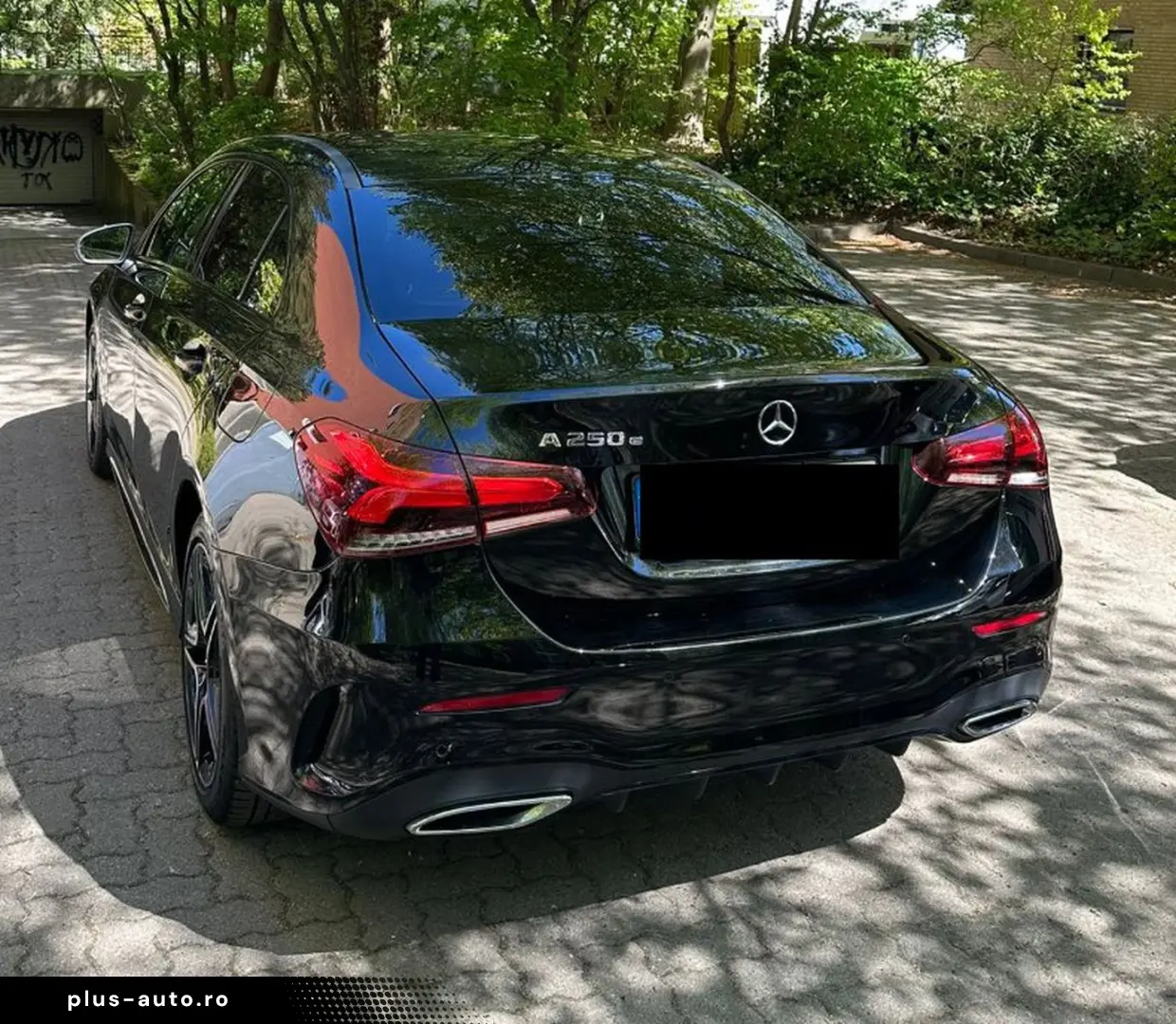 MERCEDES-BENZ A 250 e AMG-LINE NIGHT CAR-PLAY
