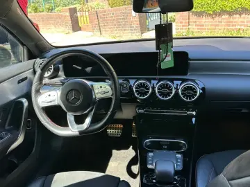 MERCEDES-BENZ A 250 e AMG-LINE NIGHT CAR-PLAY