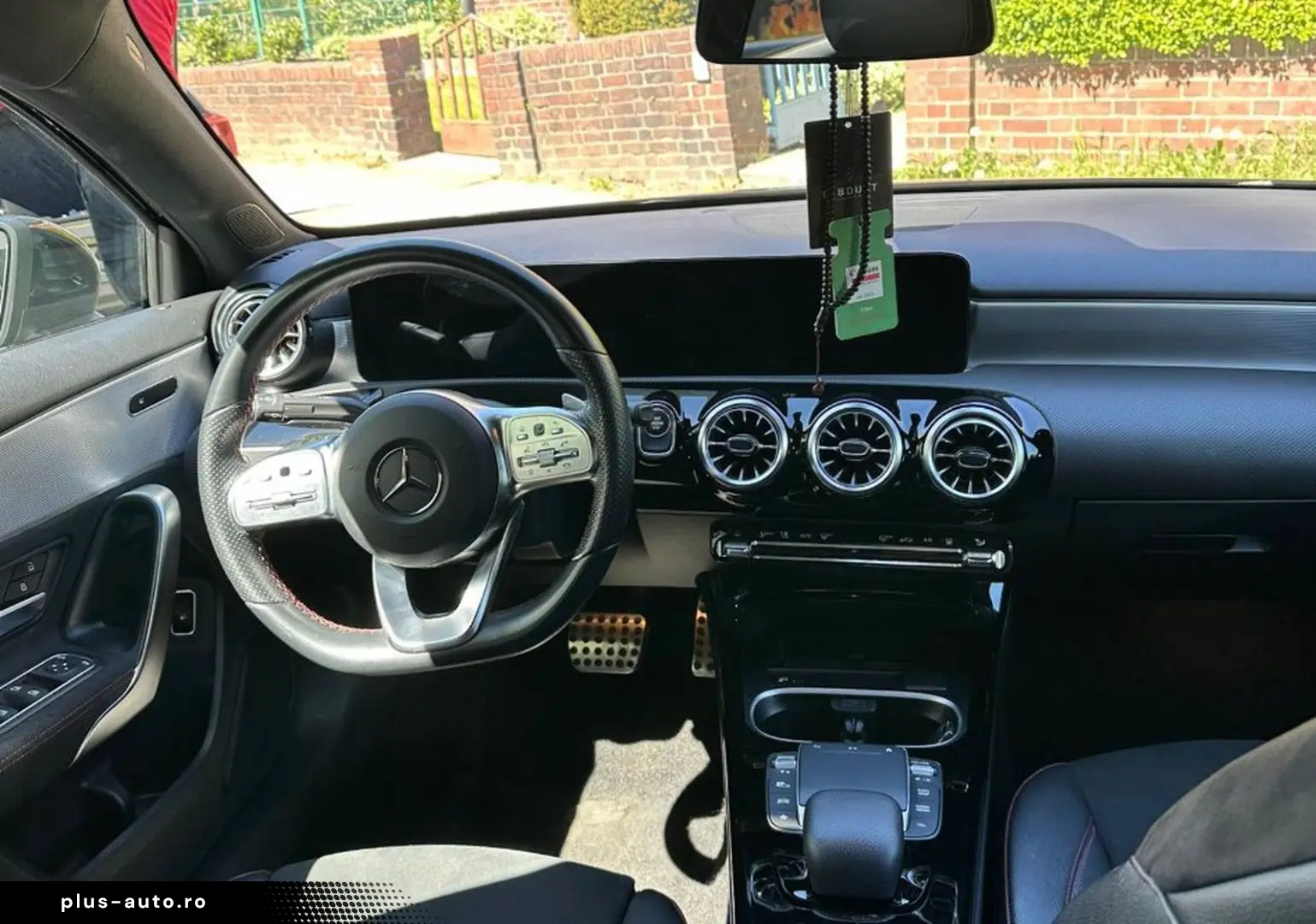 MERCEDES-BENZ A 250 e AMG-LINE NIGHT CAR-PLAY