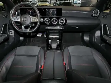 MERCEDES-BENZ A 250 e Limousine AMG KEYLESS TEMPOMAT CARPLAY