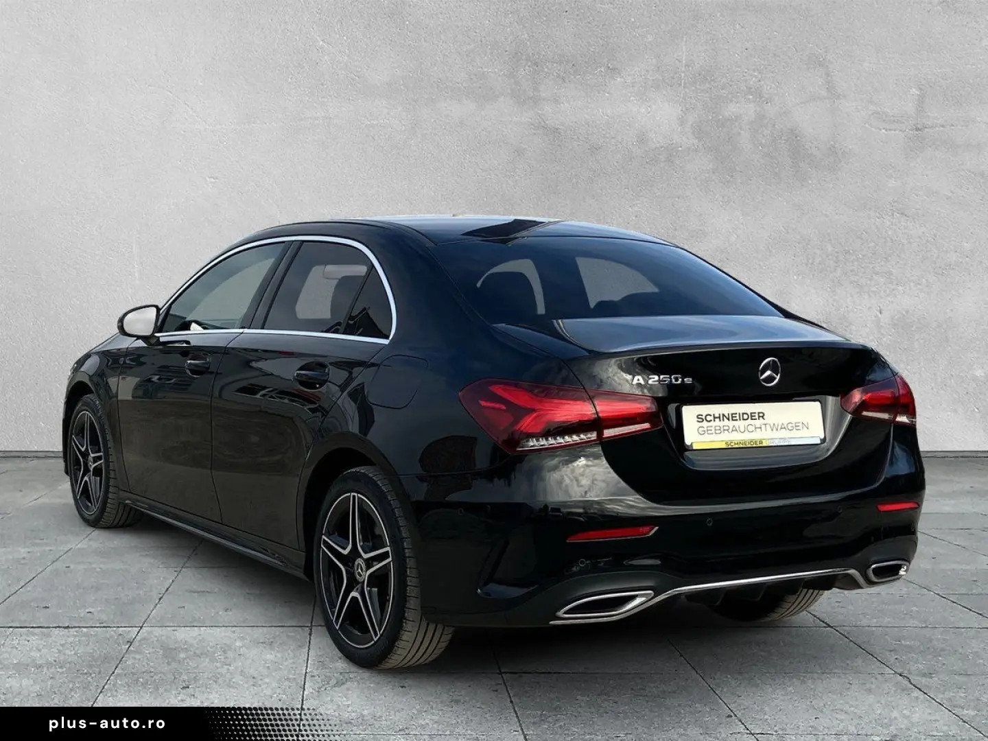 MERCEDES-BENZ A 250 E AMG LINE DCT  LED NAVI TEMPOMAT KAMERA