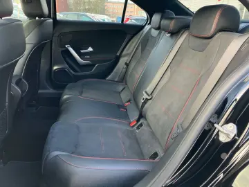 MERCEDES-BENZ A 250 E AMG LINE DCT  LED NAVI TEMPOMAT KAMERA