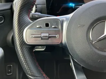 MERCEDES-BENZ A 250 E AMG LINE DCT  LED NAVI TEMPOMAT KAMERA