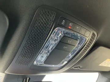 MERCEDES-BENZ A 250 E AMG LINE DCT  LED NAVI TEMPOMAT KAMERA