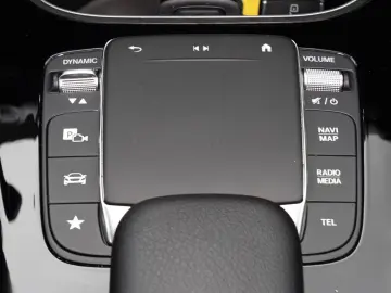 MERCEDES-BENZ A 250 e Limousine AMG Head-Up Soundsys&hellip;