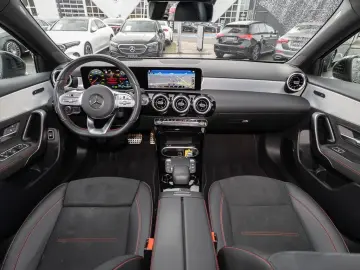 MERCEDES-BENZ A 250 e Limousine AMG Head-Up Soundsys&hellip;