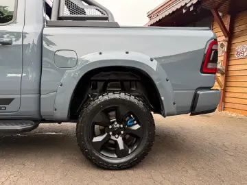 DODGE EU-RAM V8 4X4 PANO 12 RADIO LIFT OFFROAD BÜGEL