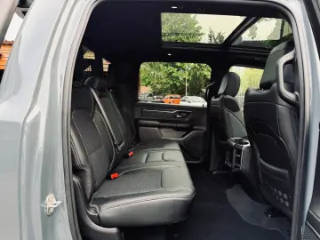 DODGE EU-RAM V8 4X4 PANO 12 RADIO LIFT OFFROAD BÜGEL
