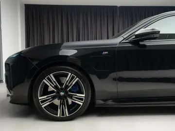 BMW 750e xDrive M Sport Pro  TV  Gran Lusso