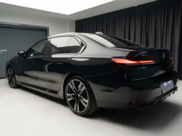 BMW 750e xDrive M Sport Pro  TV  Gran Lusso
