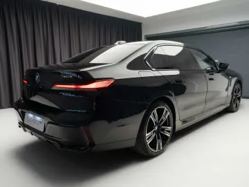 BMW 750e xDrive M Sport Pro  TV  Gran Lusso
