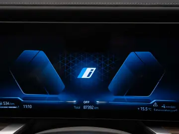 BMW 750e xDrive M Sport Pro  TV  Gran Lusso