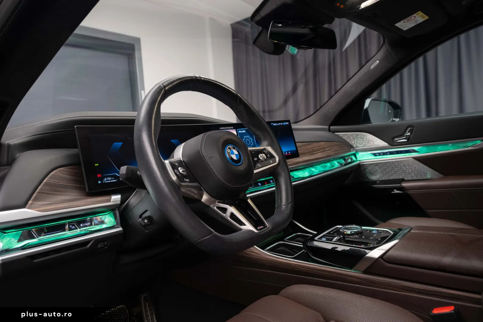 BMW 750e xDrive M Sport Pro  TV  Gran Lusso