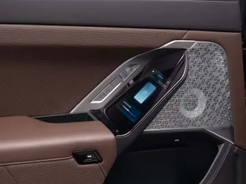 BMW 750e xDrive M Sport Pro  TV  Gran Lusso