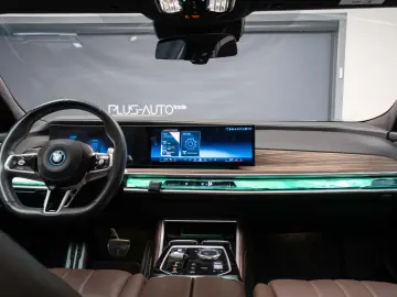 BMW 750e xDrive M Sport Pro  TV  Gran Lusso