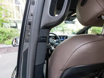 Mercedes Benz V 300 d 4M AMG Line 7 locuri