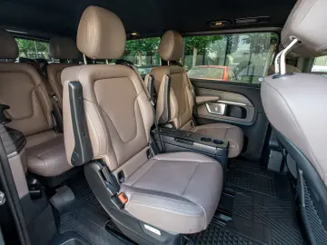 Mercedes Benz V 300 d 4M AMG Line 7 locuri
