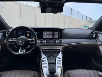 MERCEDES-BENZ AMG GT43