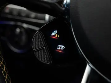 MERCEDES-BENZ C63S Cabrio AMG KERAMIK NIGHT-PAKET BURMESTER