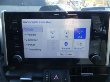 TOYOTA RAV 4 Hybrid 4x2 Team LED KAM PDC SHZ