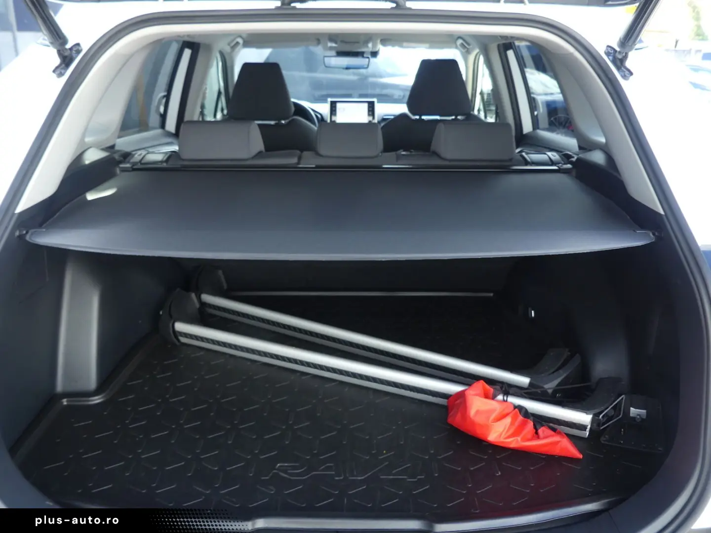 TOYOTA RAV 4 Hybrid 4x2 Team LED KAM PDC SHZ