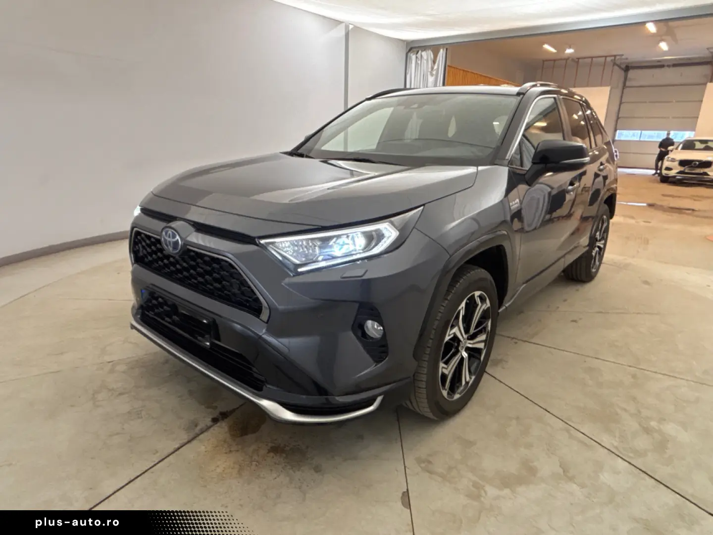 Toyota RAV4 - Plug in hybrid - Tractiune integrala