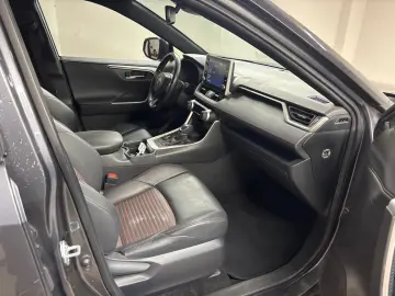 Toyota RAV4 - Plug in hybrid - Tractiune integrala