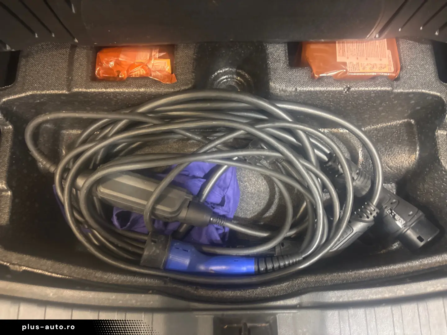 Toyota RAV4 - Plug in hybrid - Tractiune integrala