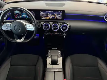 MERCEDES-BENZ CLA 250e AMG PANORAMA KAMERA NIGHT PAKET