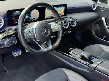 MERCEDES-BENZ CLA 250e AMG PANORAMA KAMERA NIGHT PAKET