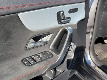 MERCEDES-BENZ CLA 250 e Multibeam LED PANP Burmester
