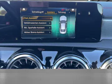 MERCEDES-BENZ CLA 250 e Multibeam LED PANP Burmester