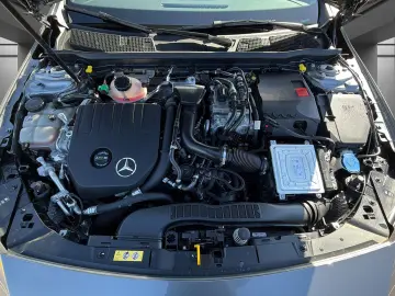 MERCEDES-BENZ CLA 250 e Multibeam LED PANP Burmester