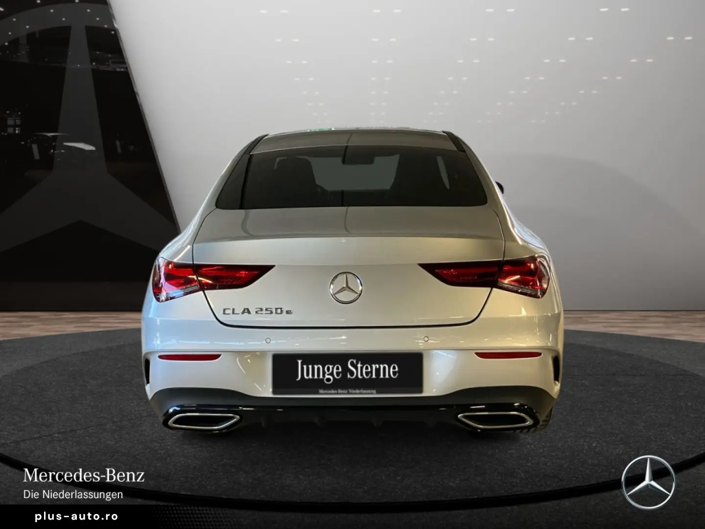 MERCEDES-BENZ CLA250e Cp AMG Night Dist Pano LED BurmAmbi