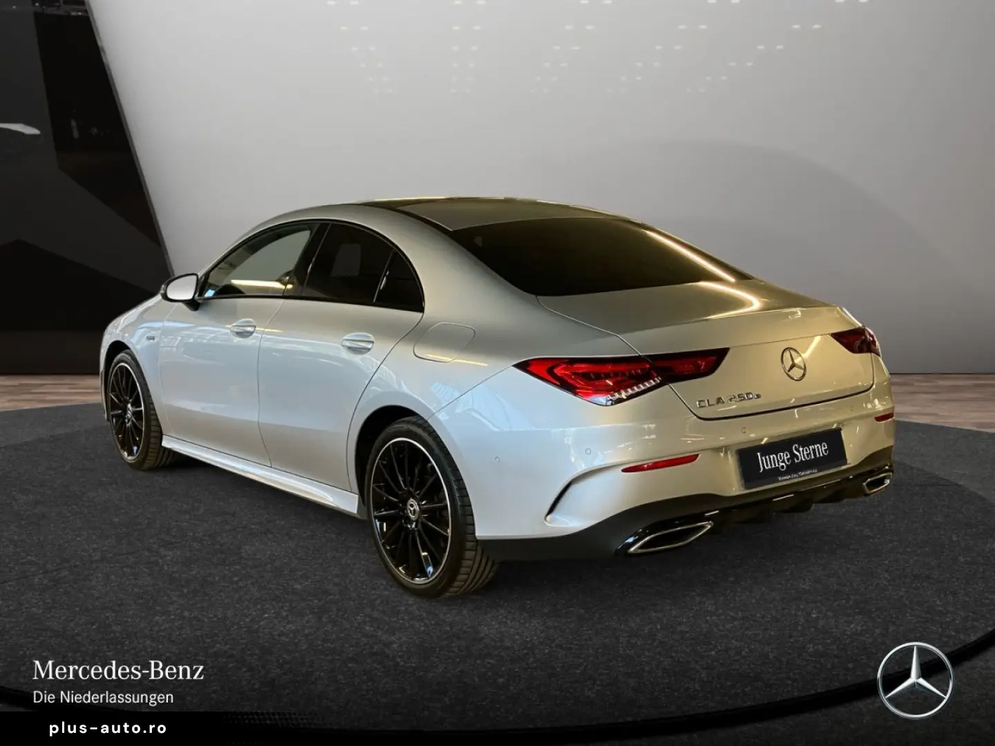 MERCEDES-BENZ CLA250e Cp AMG Night Dist Pano LED BurmAmbi