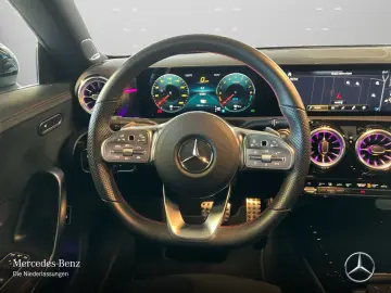 MERCEDES-BENZ CLA250e Cp AMG Night Dist Pano LED BurmAmbi