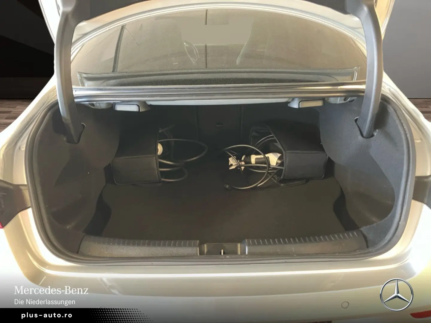 MERCEDES-BENZ CLA250e Cp AMG Night Dist Pano LED BurmAmbi